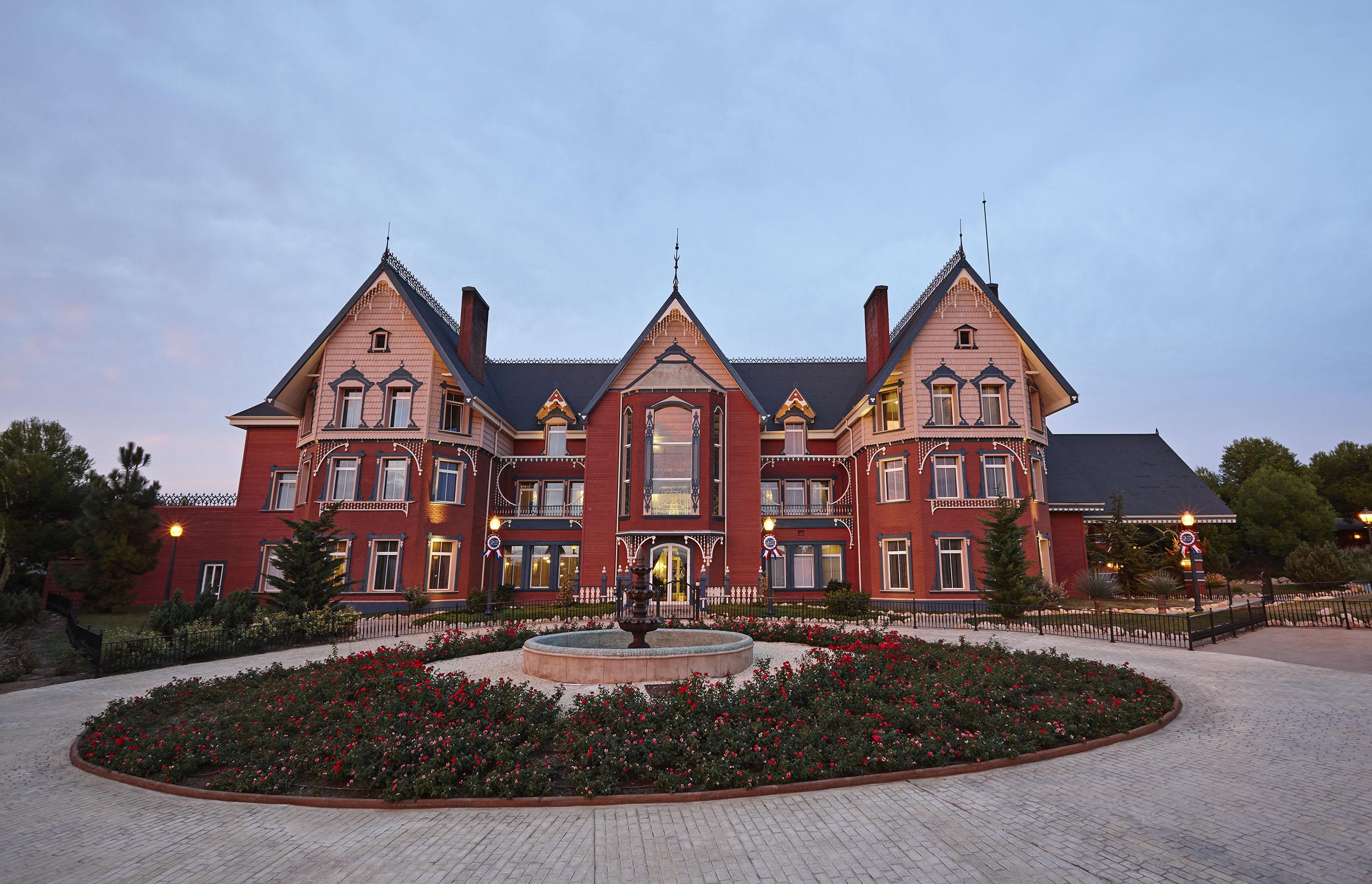 Portaventura Hotel Lucy'S Mansion - Includes Unlimited Access & Express Wristband To Portaventura Park & Ferrari Land 萨洛 外观 照片