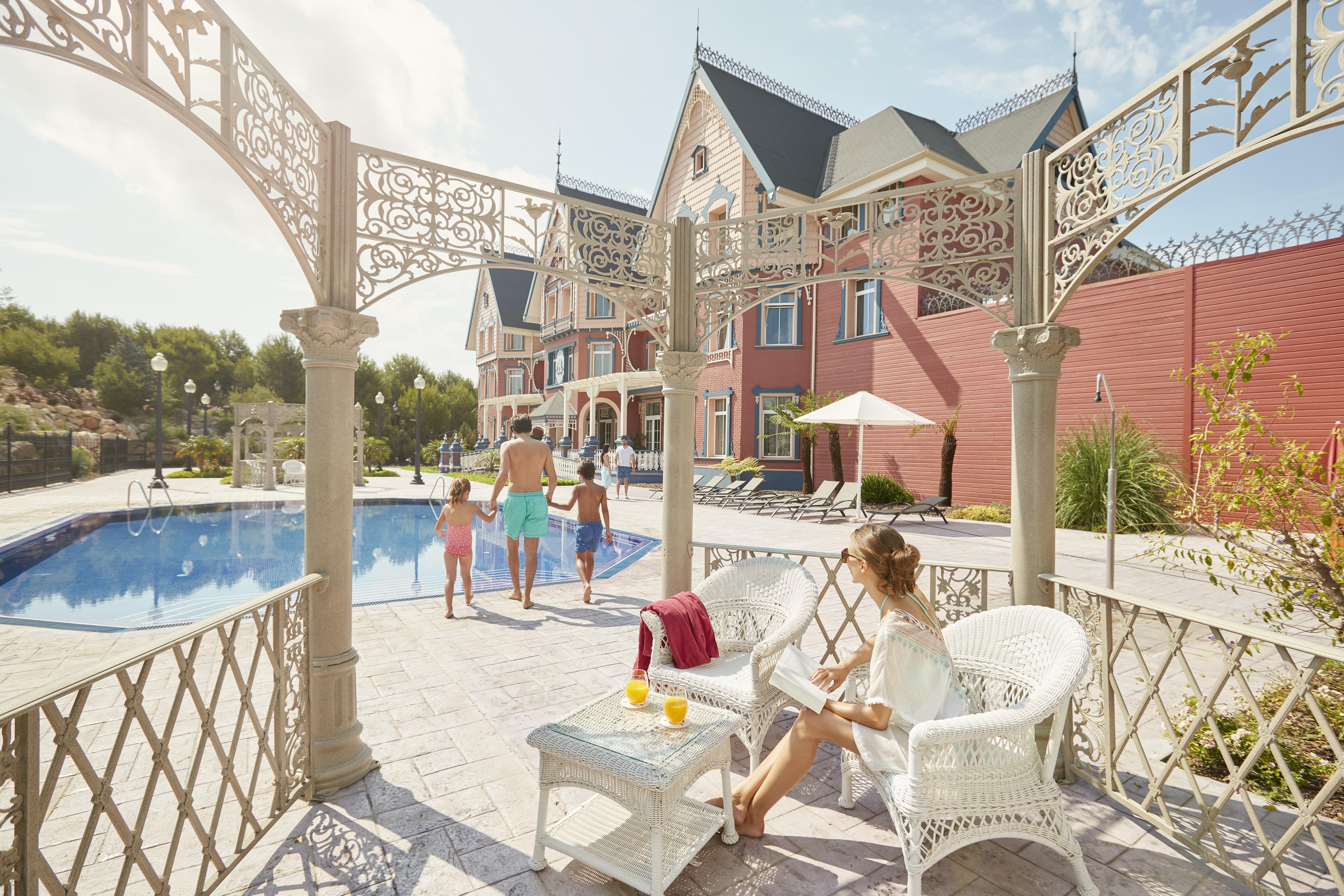 Portaventura Hotel Lucy'S Mansion - Includes Unlimited Access & Express Wristband To Portaventura Park & Ferrari Land 萨洛 外观 照片