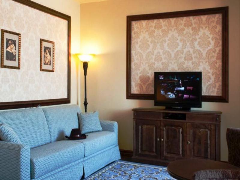 Portaventura Hotel Lucy'S Mansion - Includes Unlimited Access & Express Wristband To Portaventura Park & Ferrari Land 萨洛 外观 照片